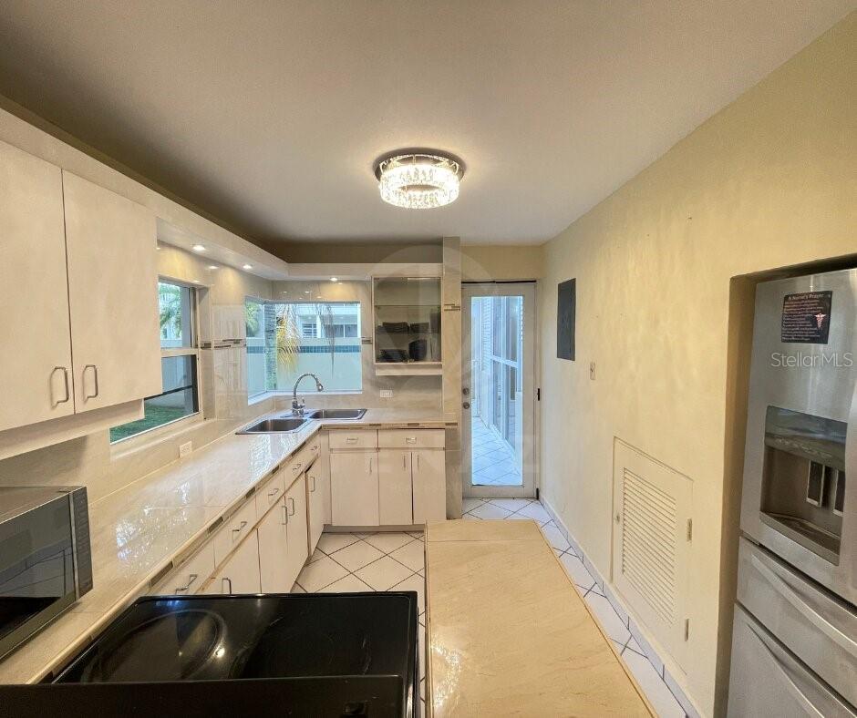 THE CLUSTERS - Residential