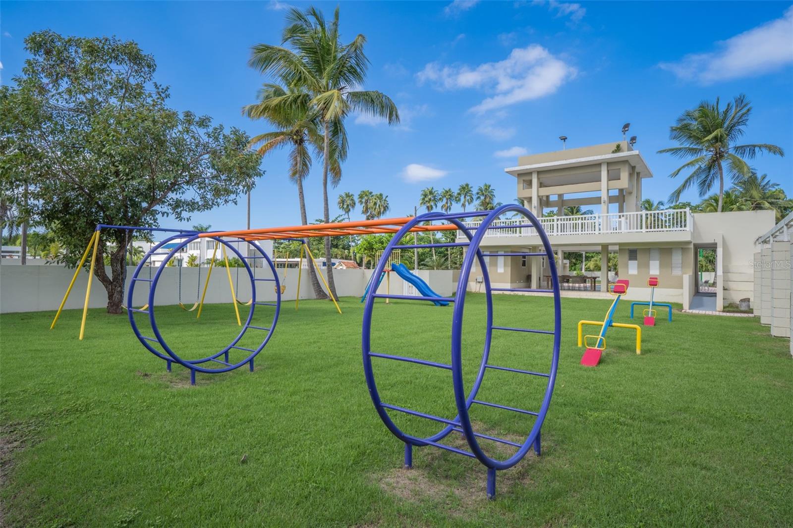 THE CLUSTERS - Residential