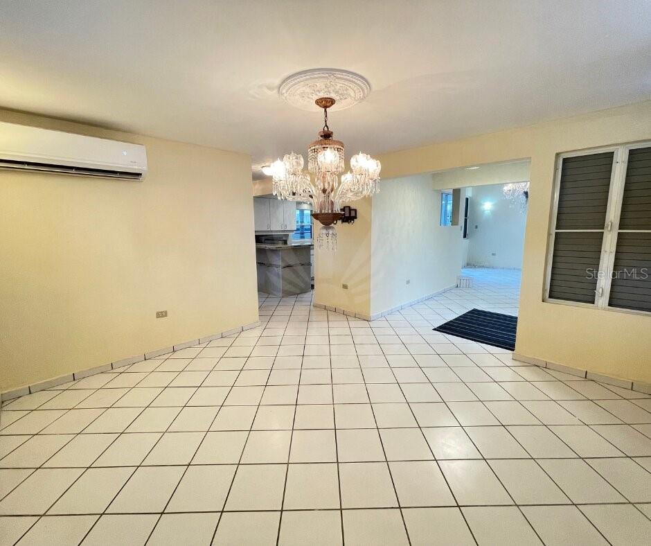 THE CLUSTERS - Residential