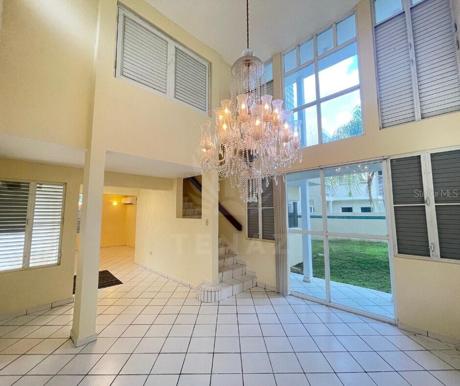 THE CLUSTERS - Residential