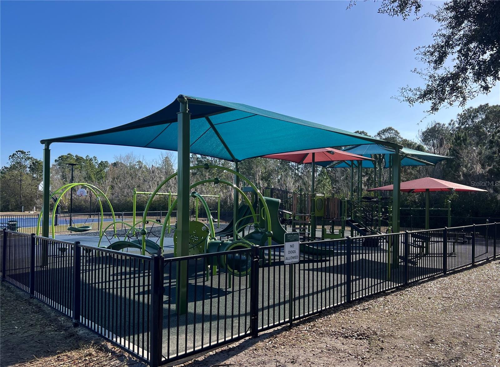 SUN N LAKE - Residential