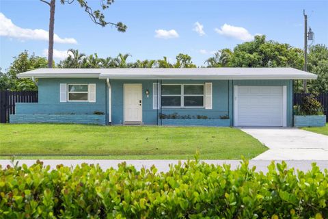 A home in PORT CHARLOTTE