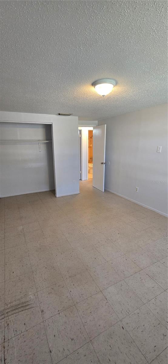 CAYMAN PARK - Residential Income