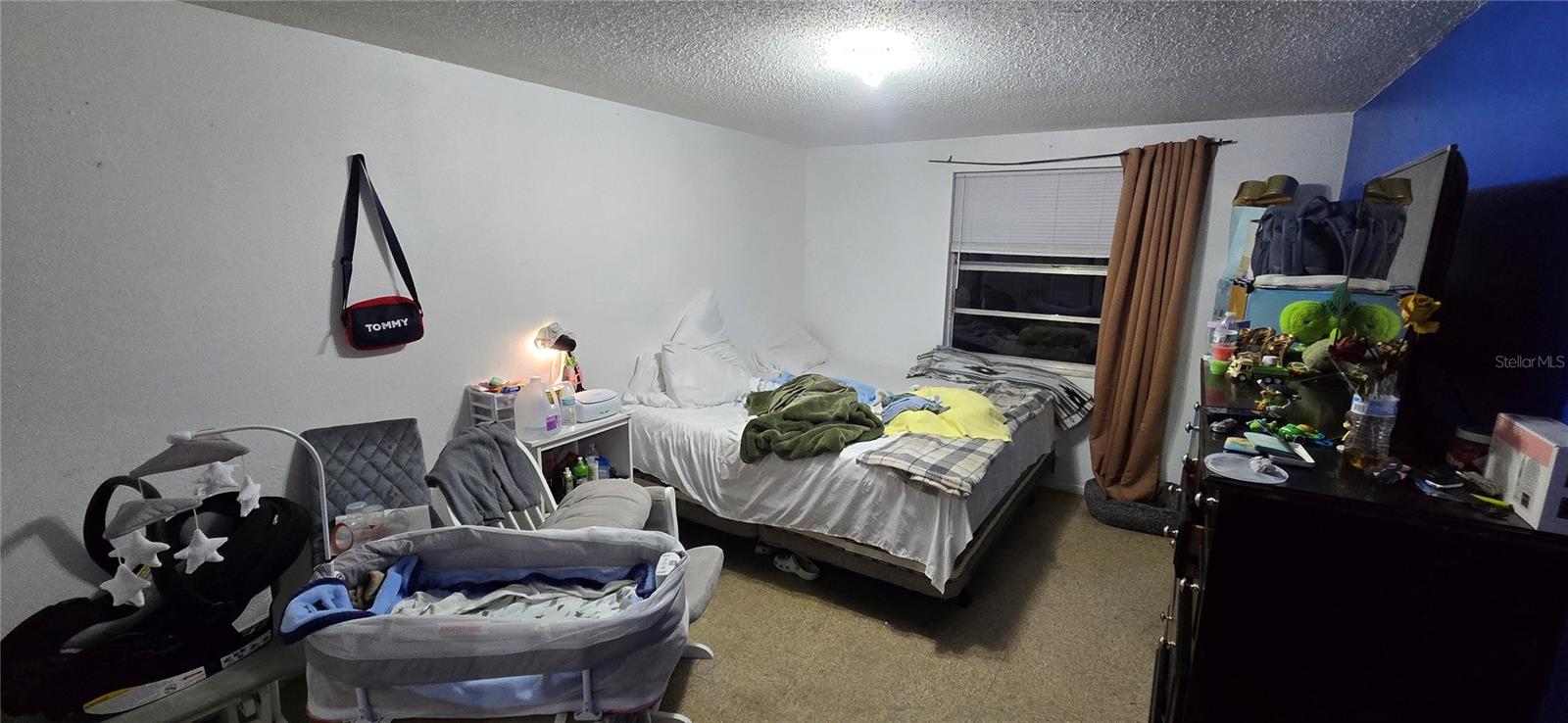 CAYMAN PARK - Residential Income