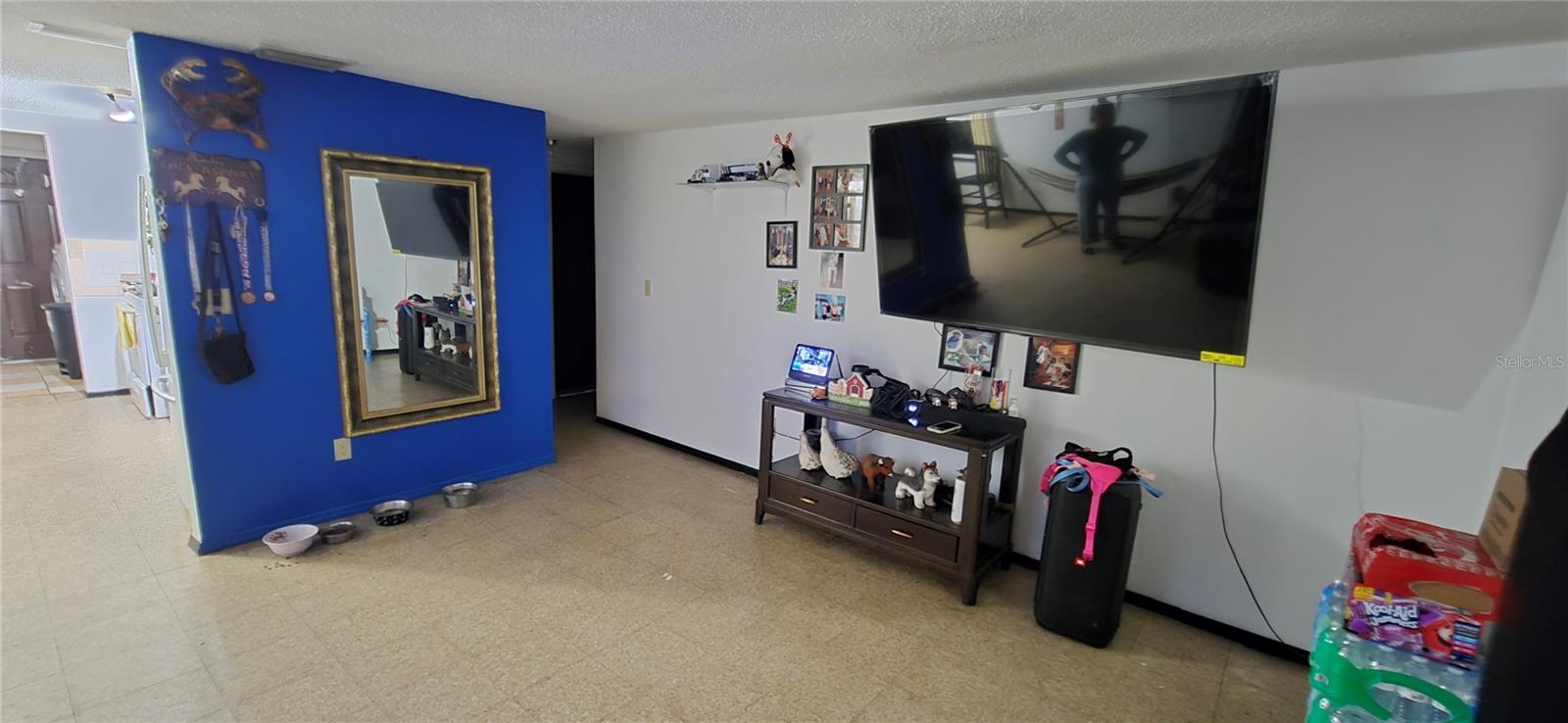 CAYMAN PARK - Residential Income