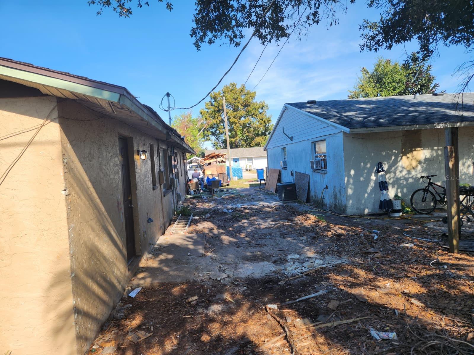 CAYMAN PARK - Residential Income