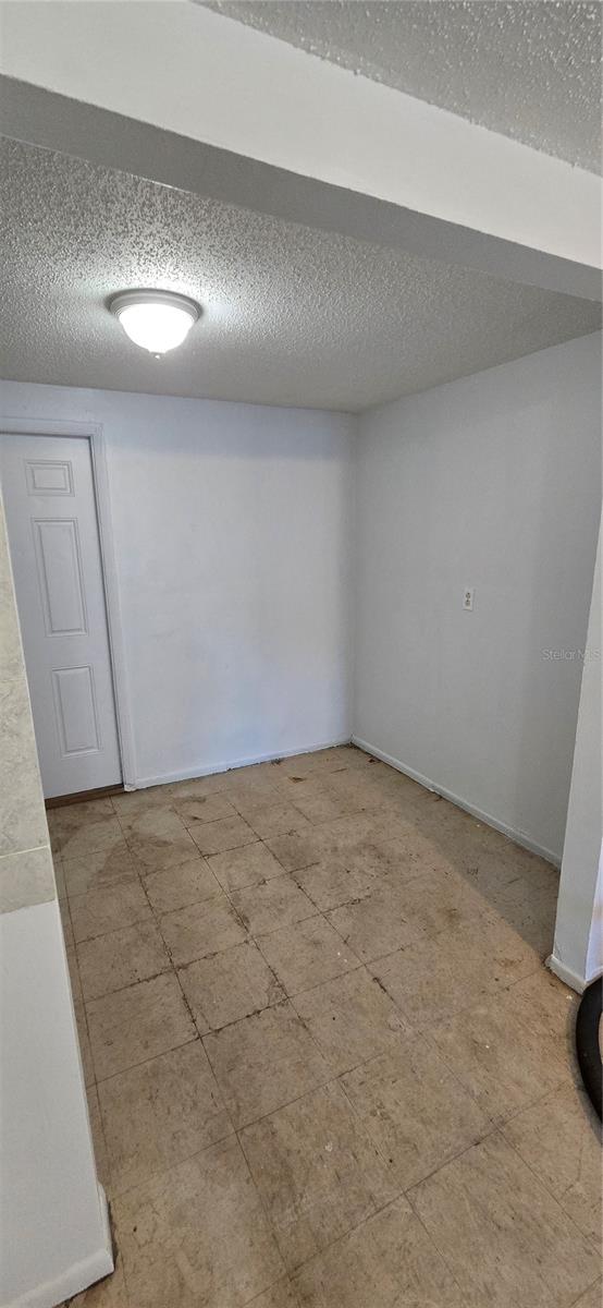 CAYMAN PARK - Residential Income