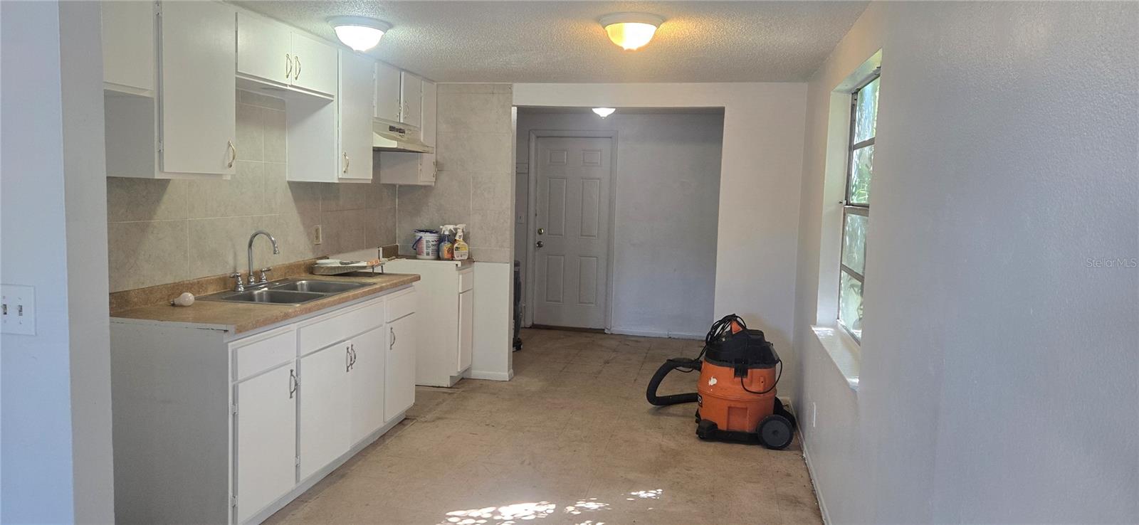 CAYMAN PARK - Residential Income