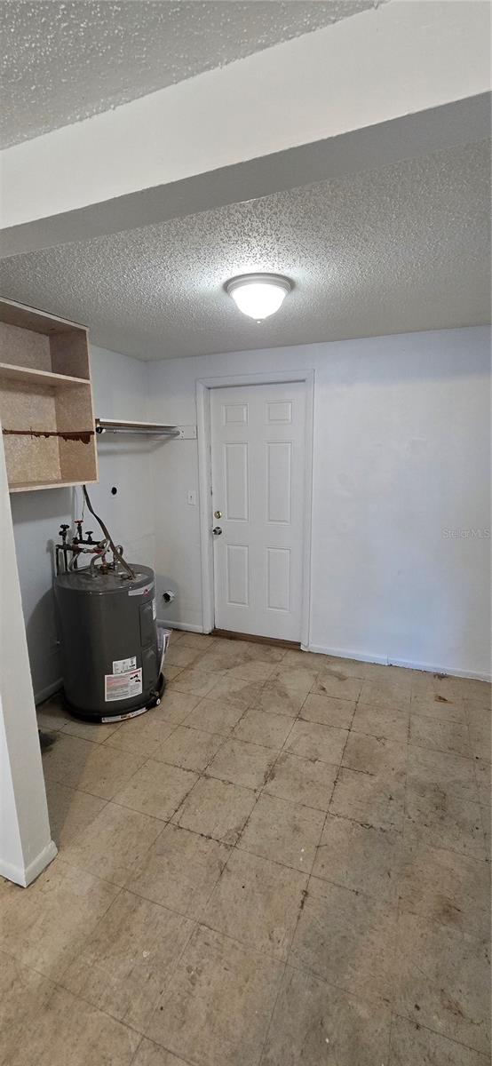 CAYMAN PARK - Residential Income