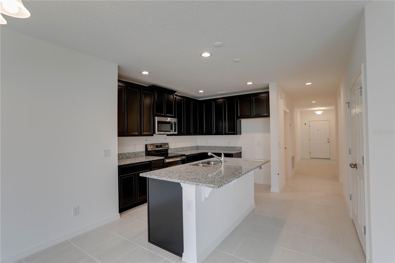 DAVENPORT ESTATES - Residential Lease