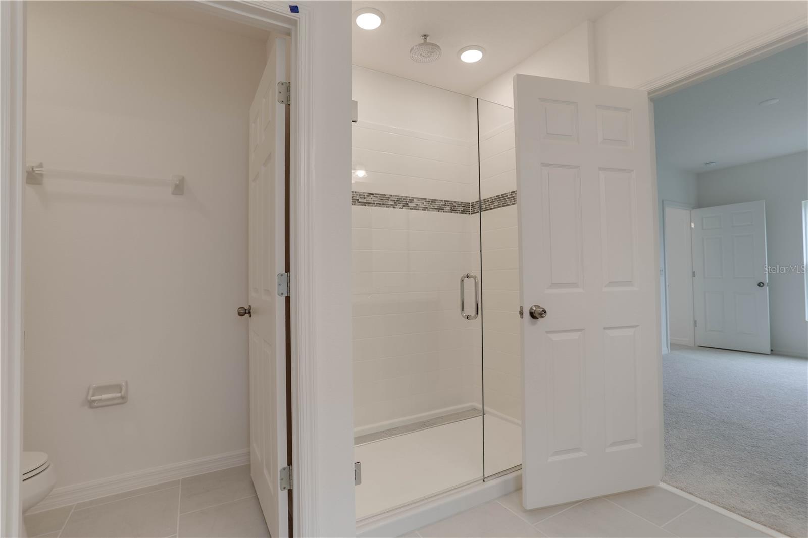 DAVENPORT ESTATES - Residential Lease