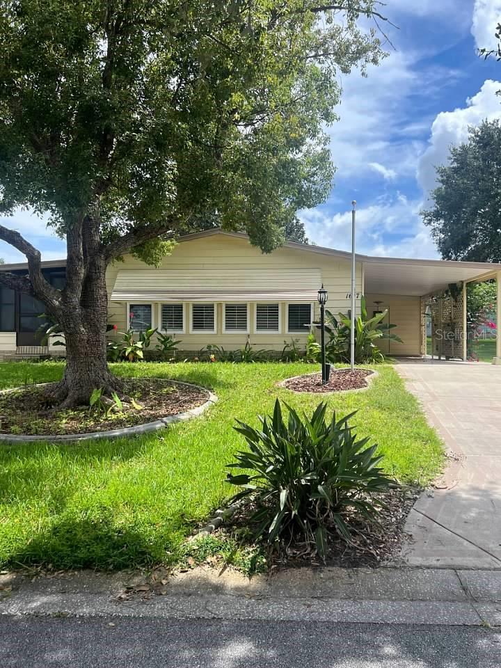 LADY LAKE ORANGE BLOSSOM GARDENS UNIT 09 - Residential