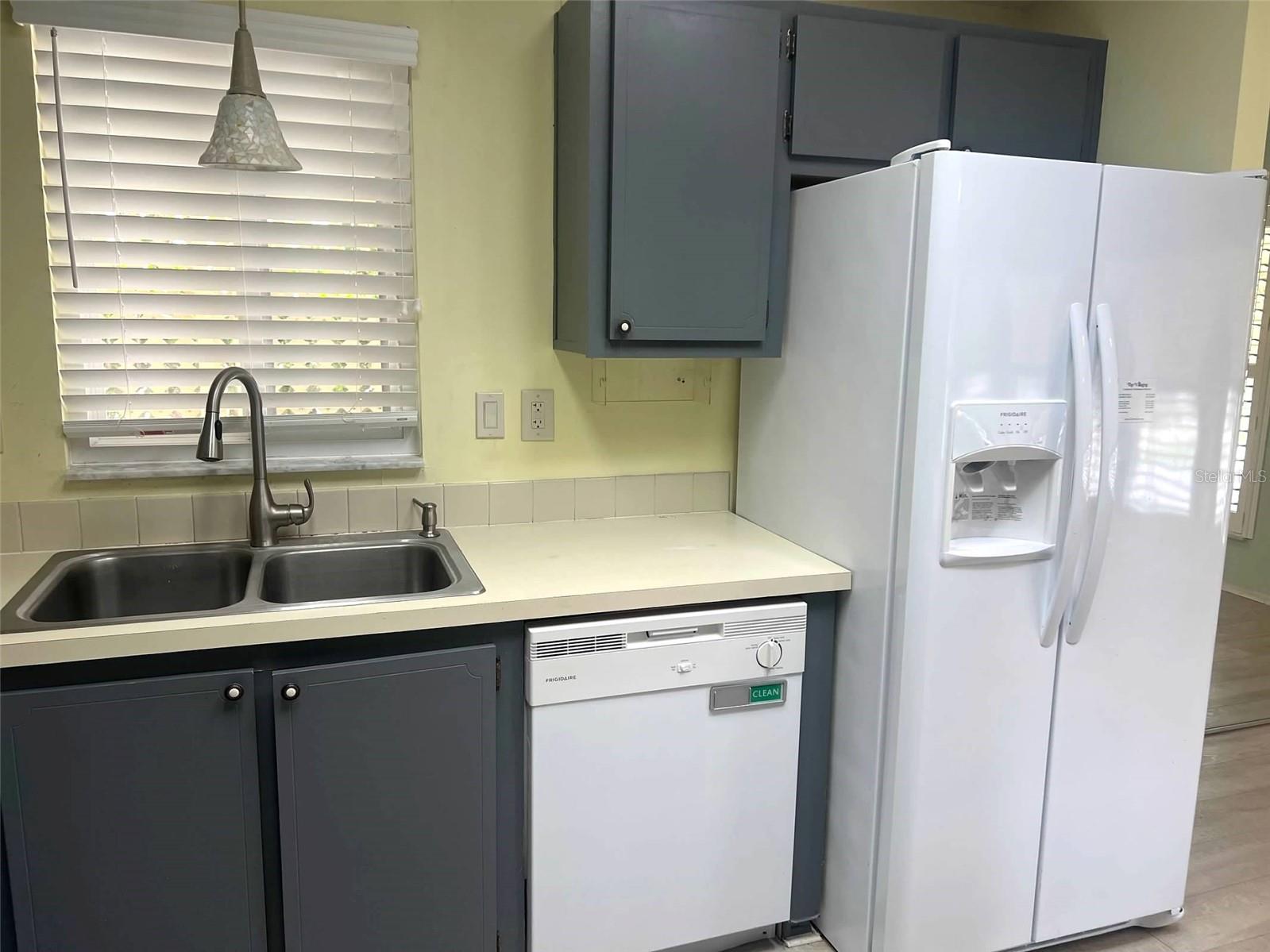 LADY LAKE ORANGE BLOSSOM GARDENS UNIT 09 - Residential