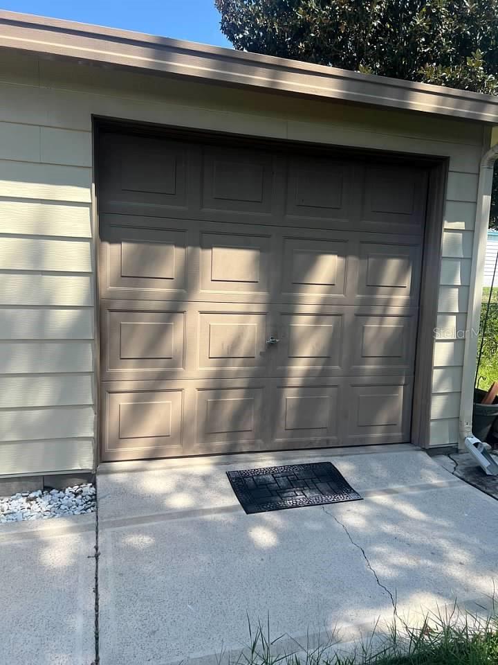 LADY LAKE ORANGE BLOSSOM GARDENS UNIT 09 - Residential