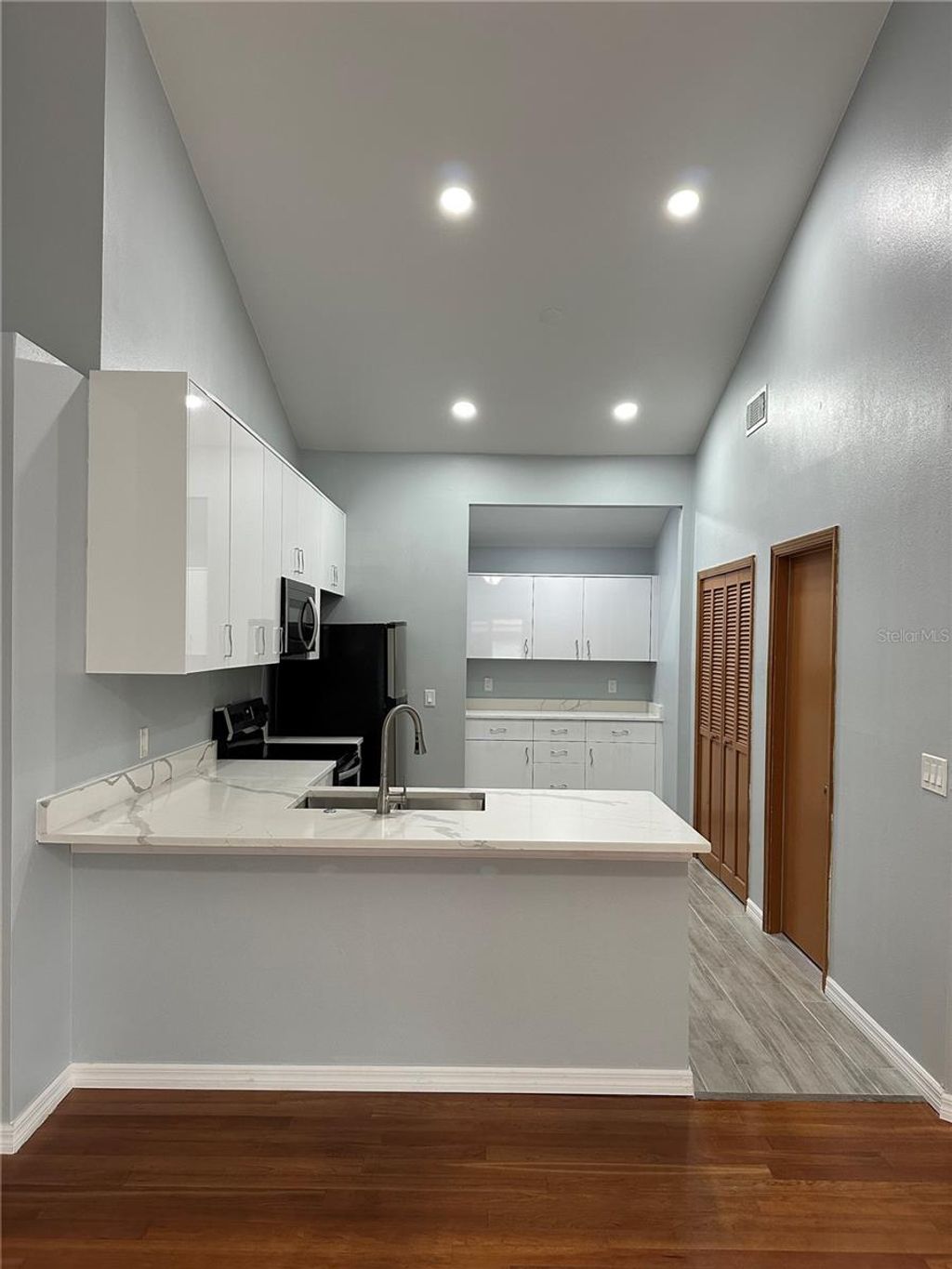 Photo of 7427 Spring Villas Circle, Orlando, FL 32819 (MLS # O6384198)