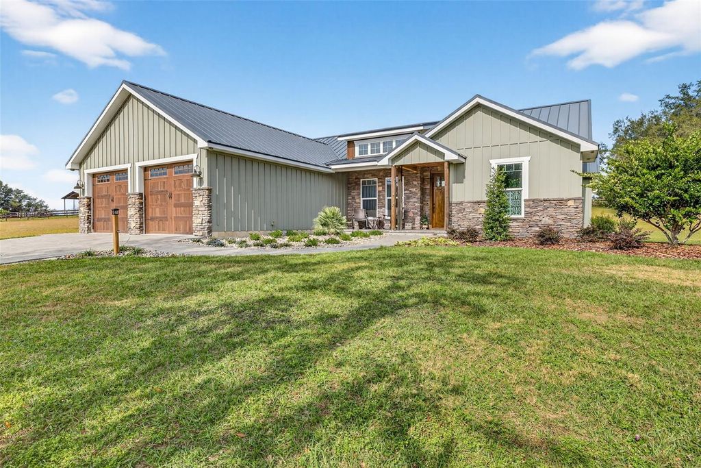 Photo of 32103 Rusty Creek Trail, Dade City, FL 33525 (MLS # TB8466438)