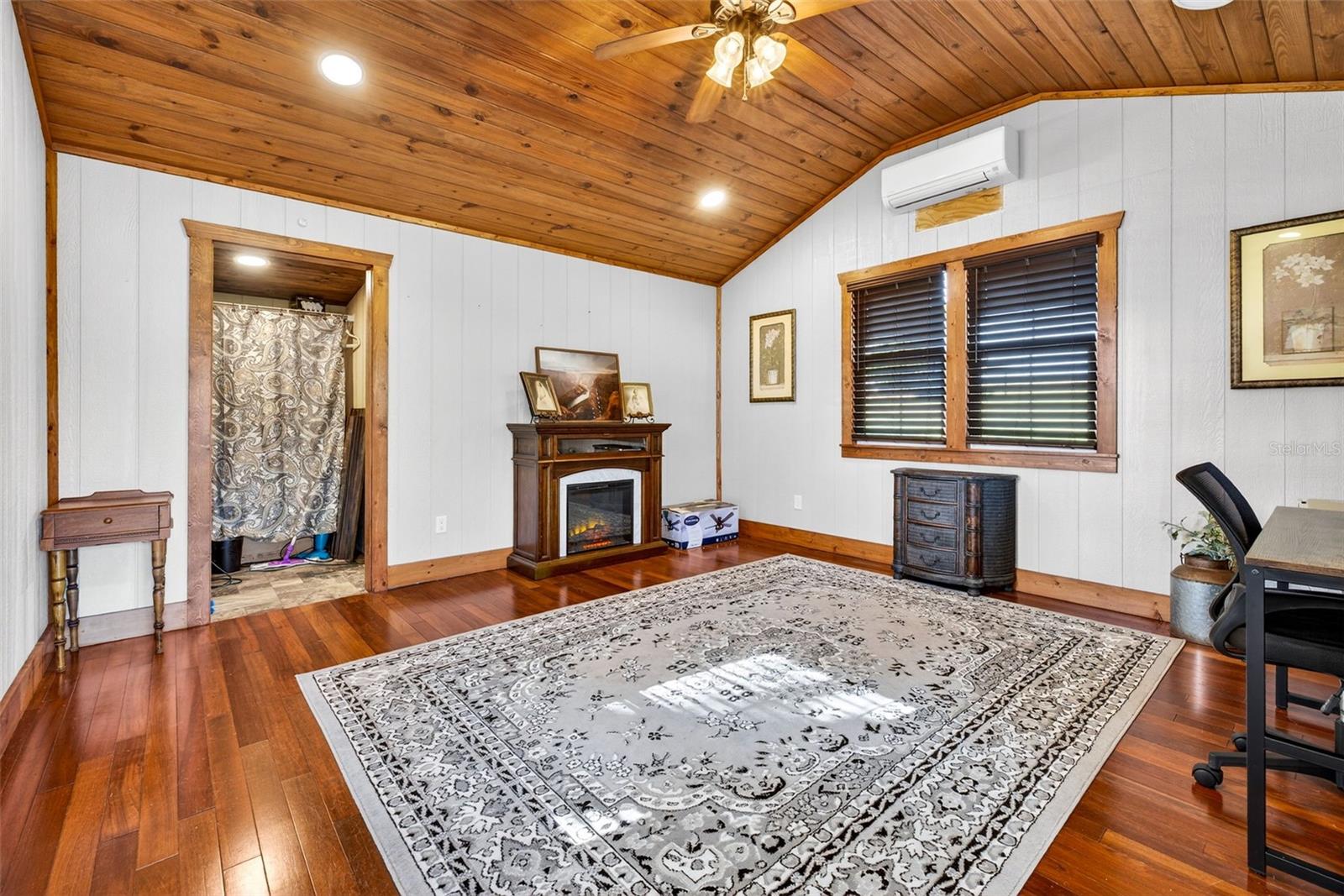 RUSTY CRK - Residential