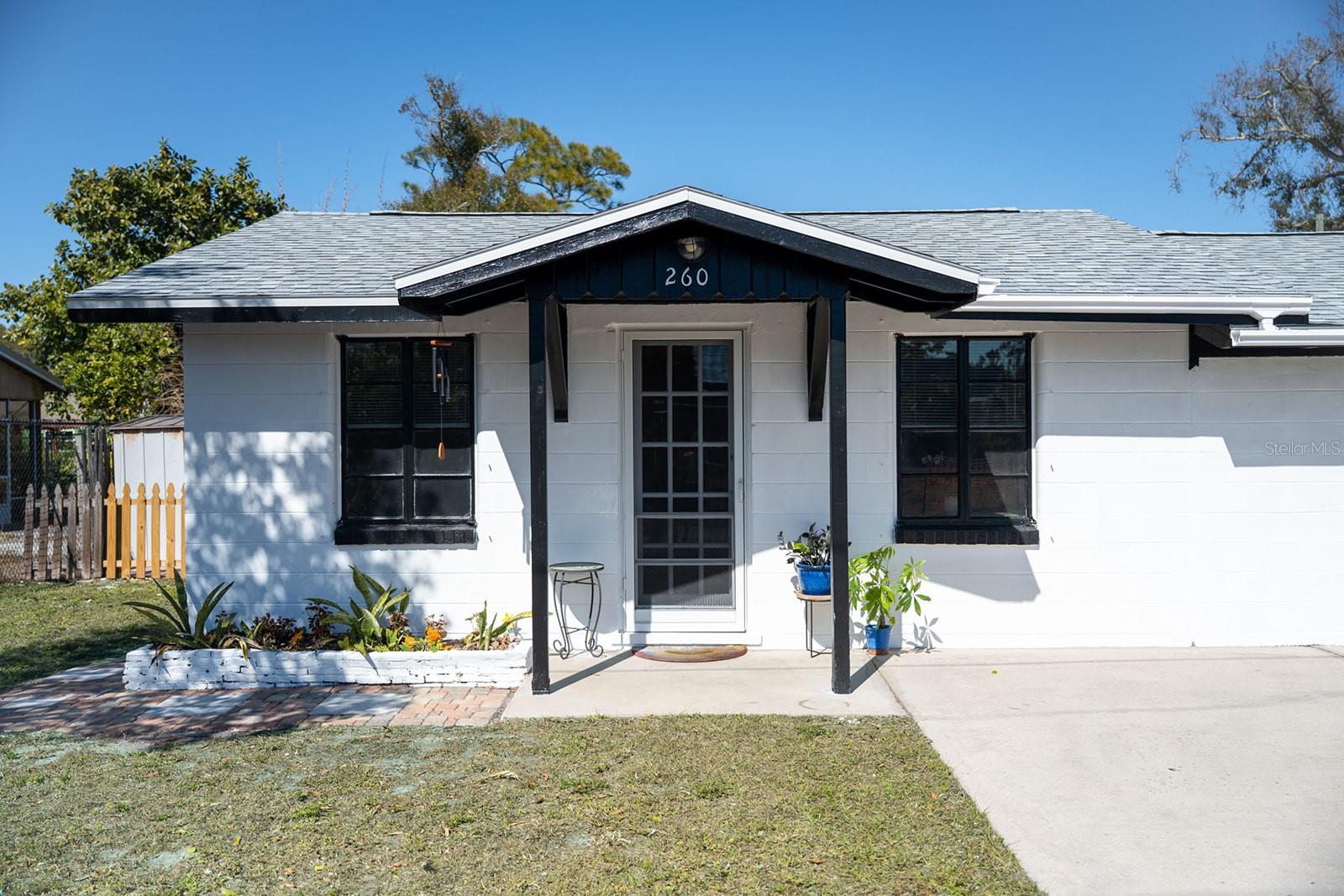 260 COCOANUT AVENUE