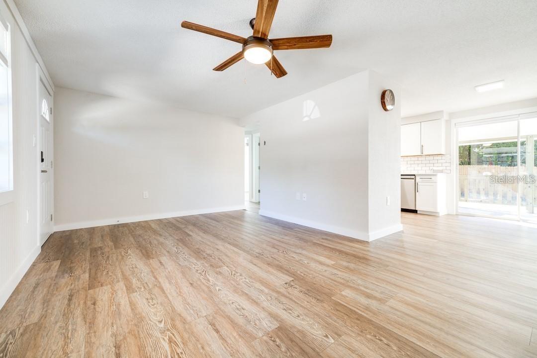 COLONIAL MANOR - Residential