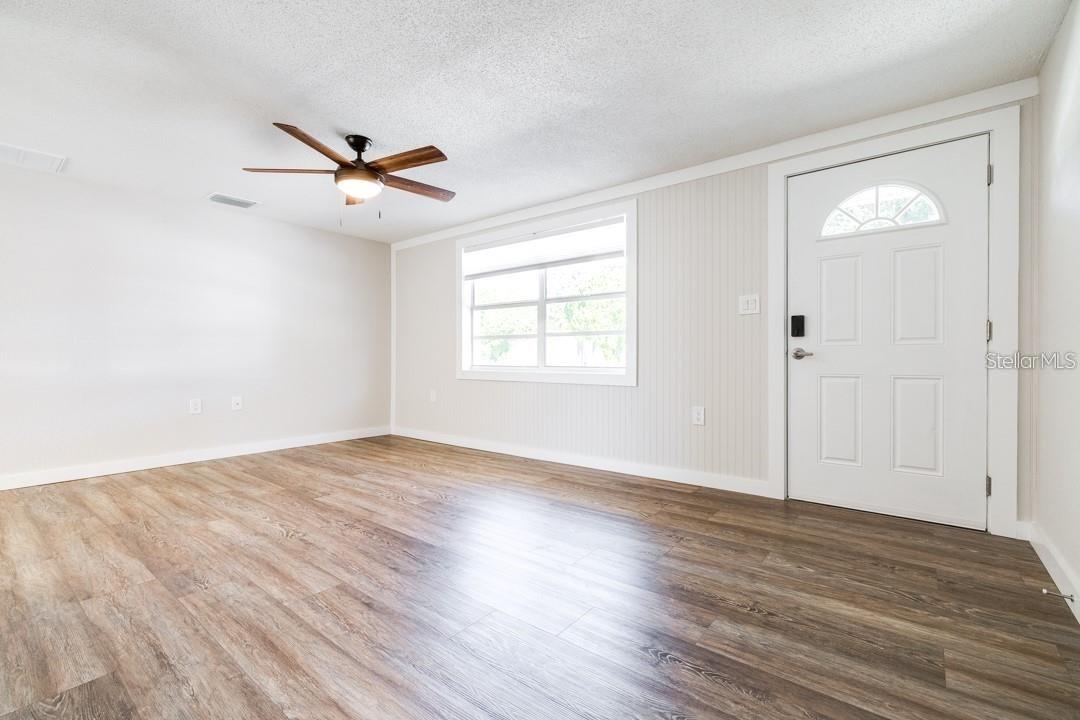 COLONIAL MANOR - Residential