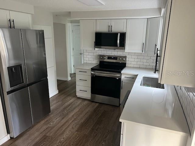 COLONIAL MANOR - Residential