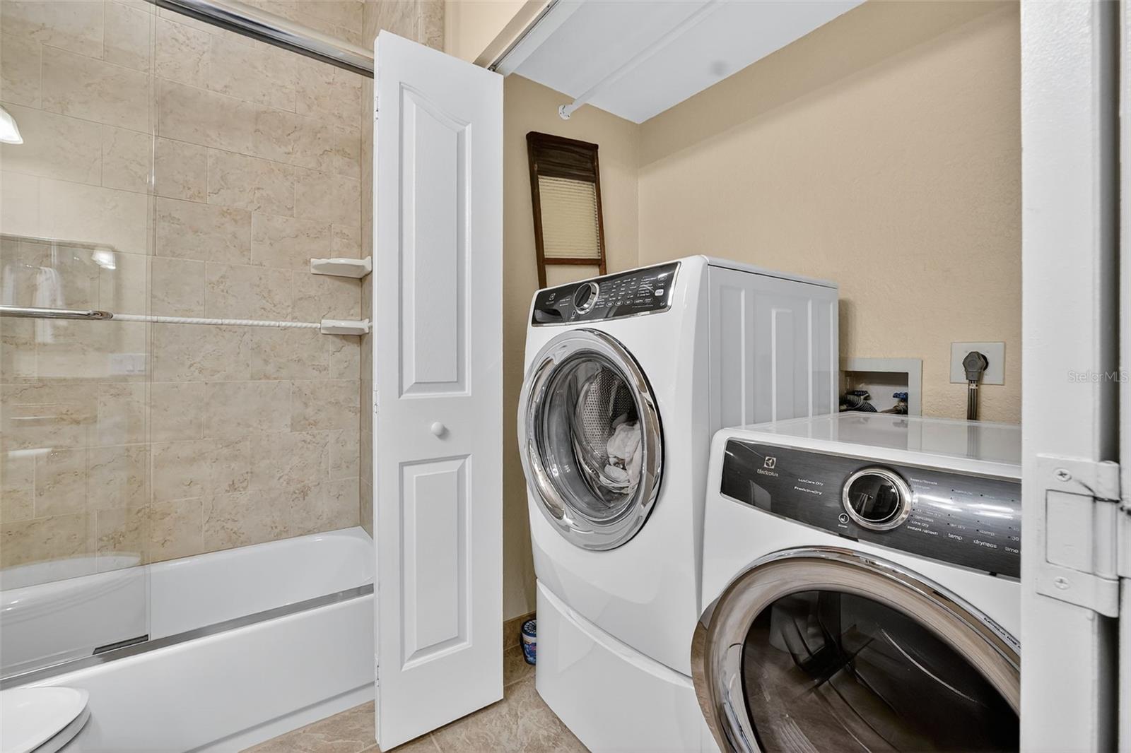 BOUCHELLE ISLAND CONDO - Residential