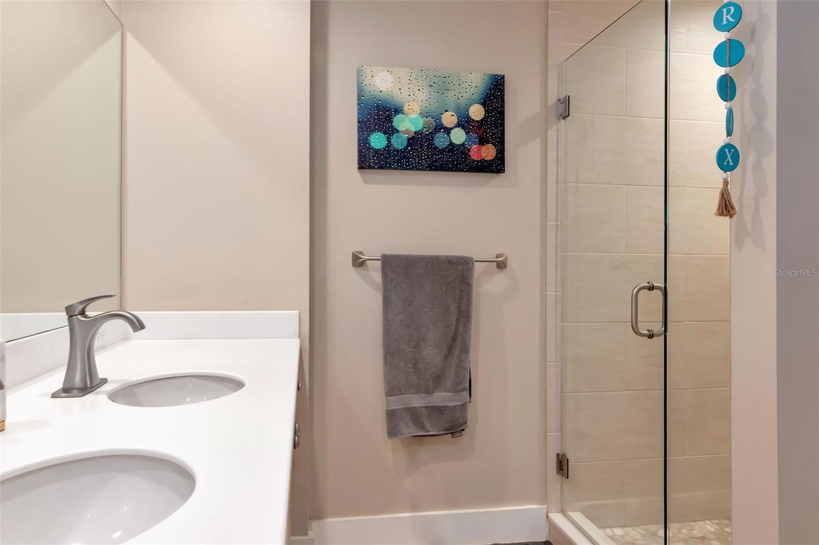 GRAND CENTRAL AT KENNEDY RESID - Residential Lease