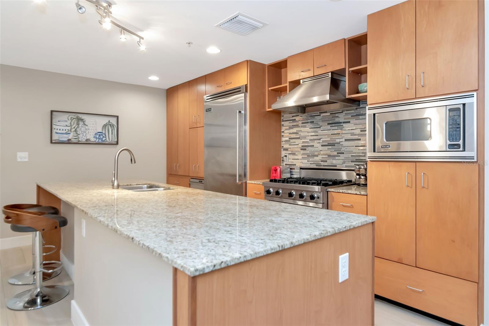 GRAND CENTRAL AT KENNEDY RESID - Residential Lease