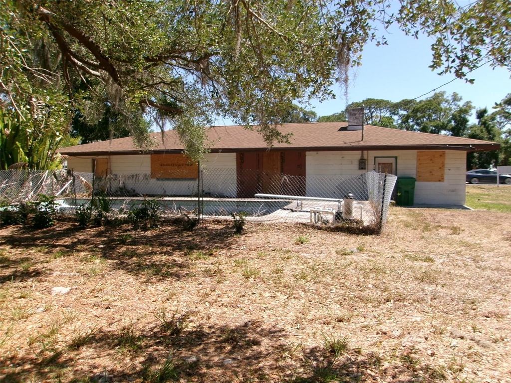 Photo of 2555 Wood Street, Sarasota, FL 34237 (MLS # C7525514)