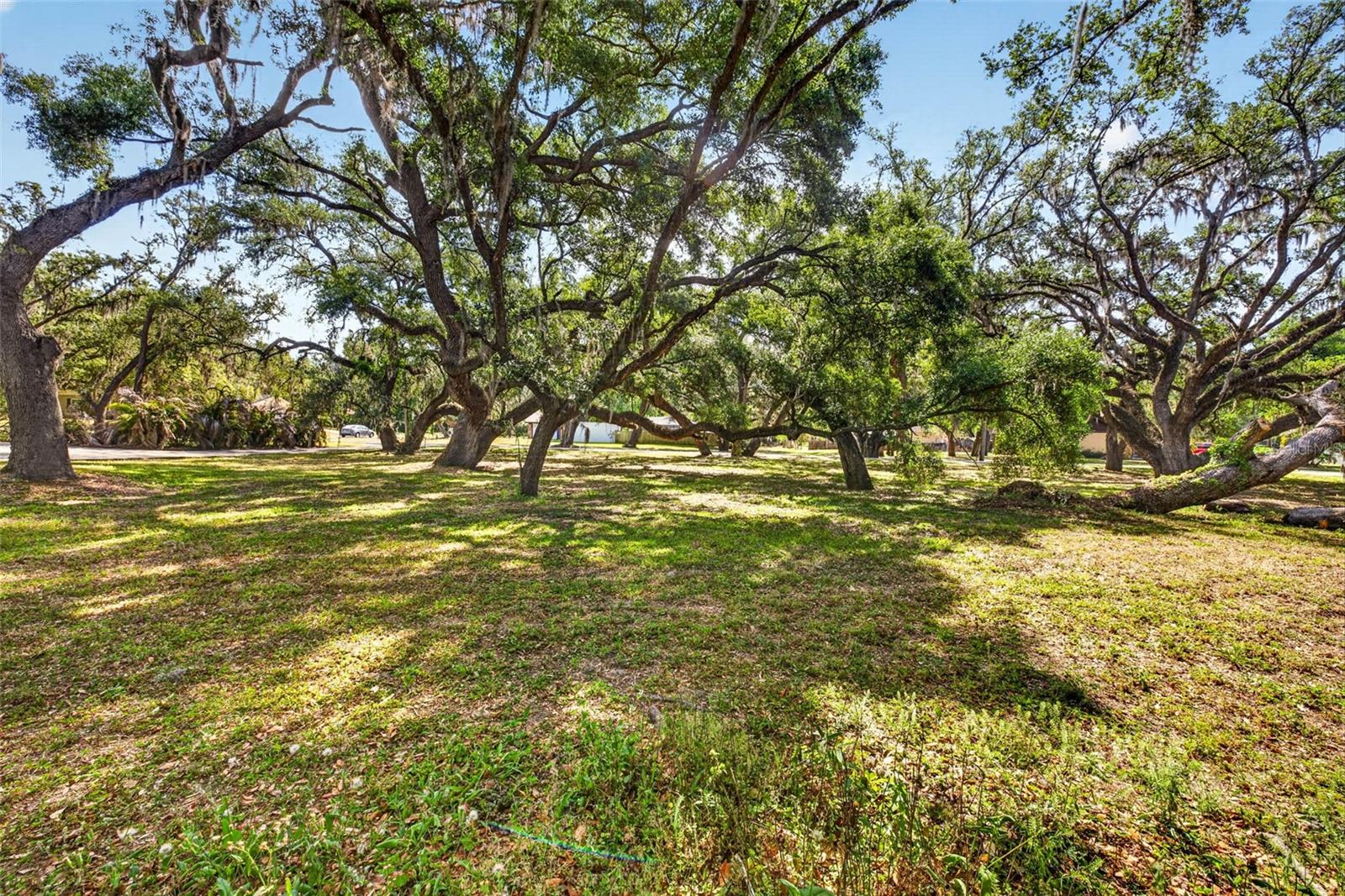 LAKE BERNADETTE GARDENS - Land