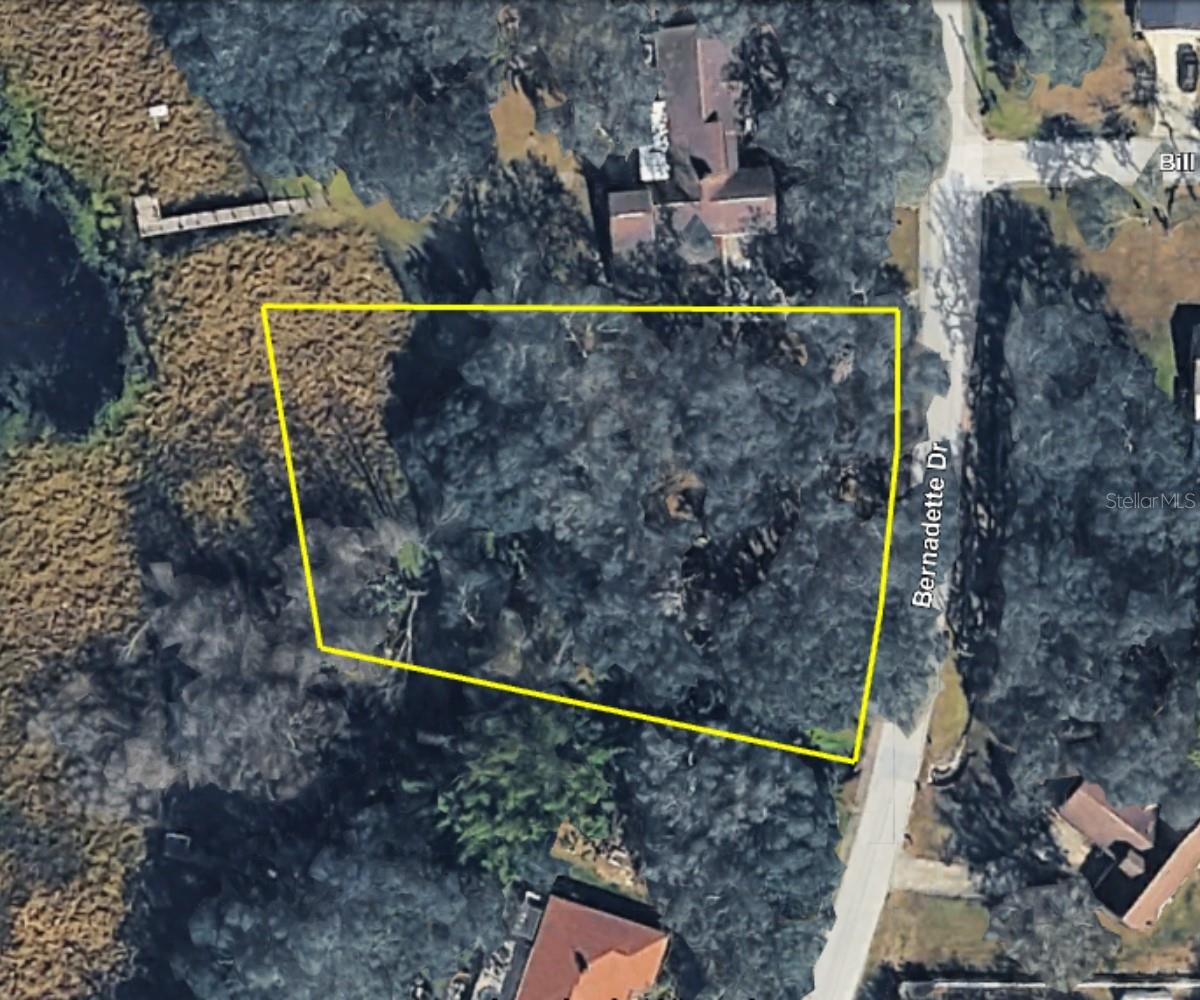 LAKE BERNADETTE GARDENS - Land