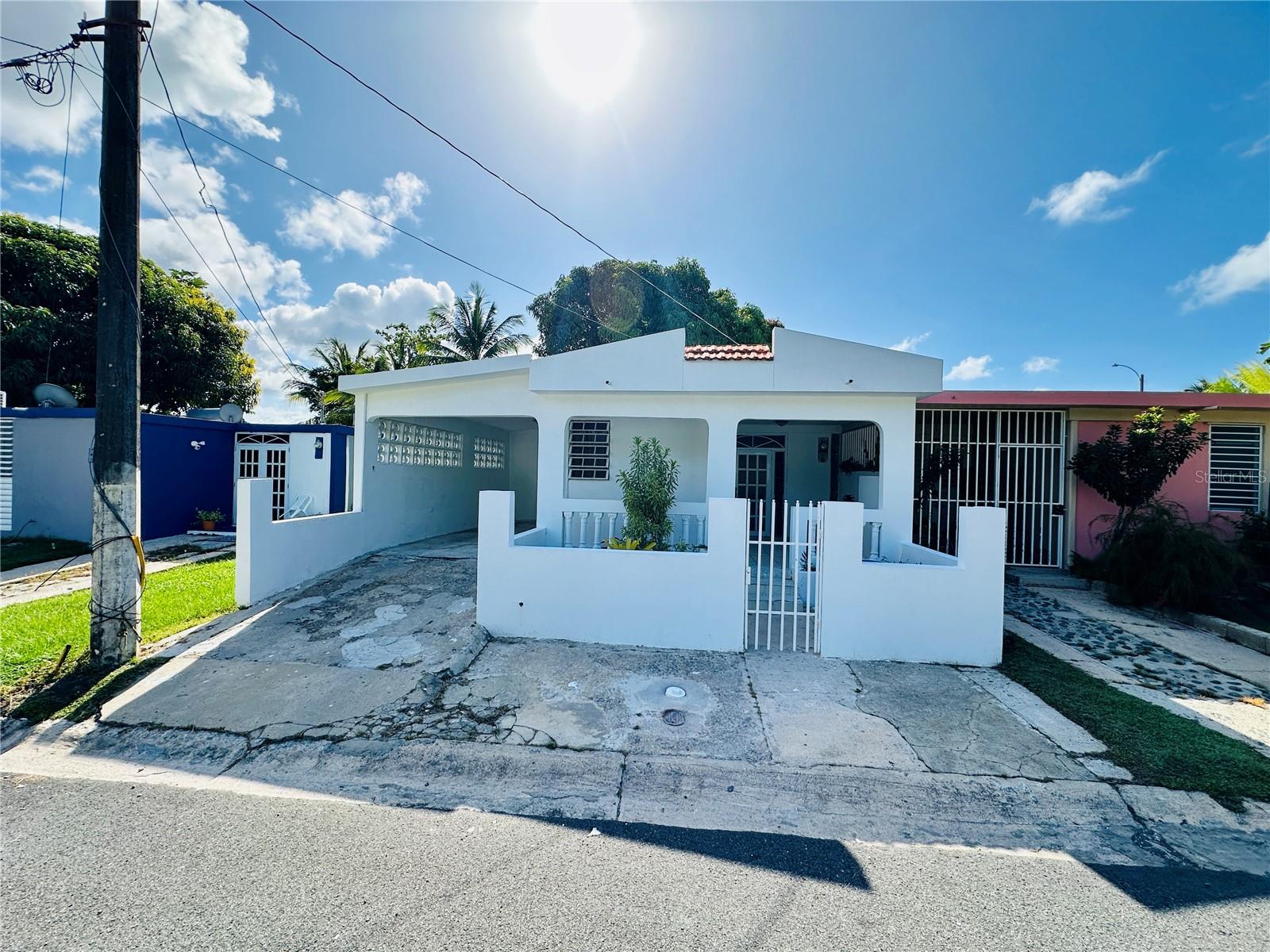 ESTANCIAS DE MADRIGAL - Residential