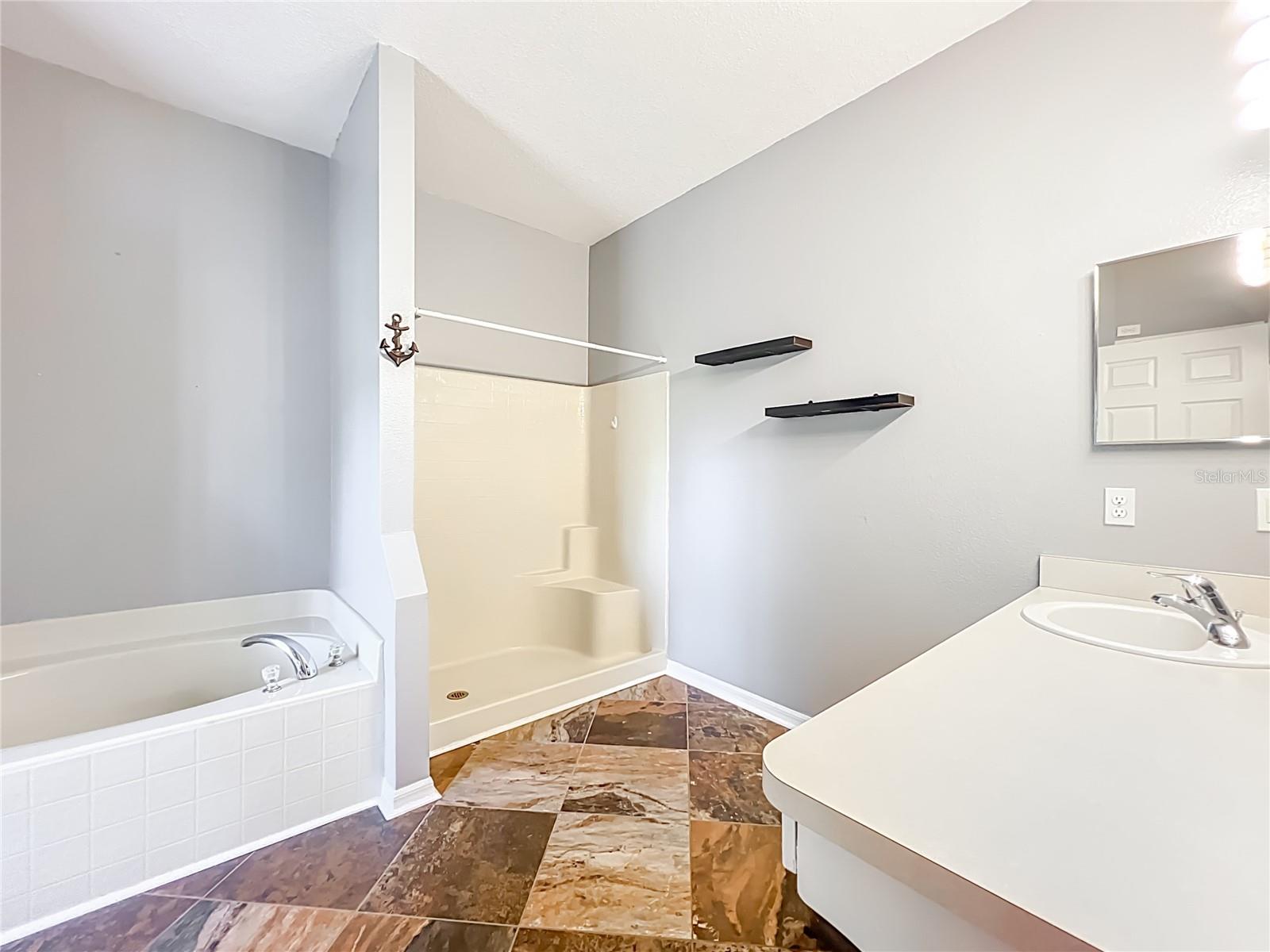 ROLLING HILLS UN 04 - Residential