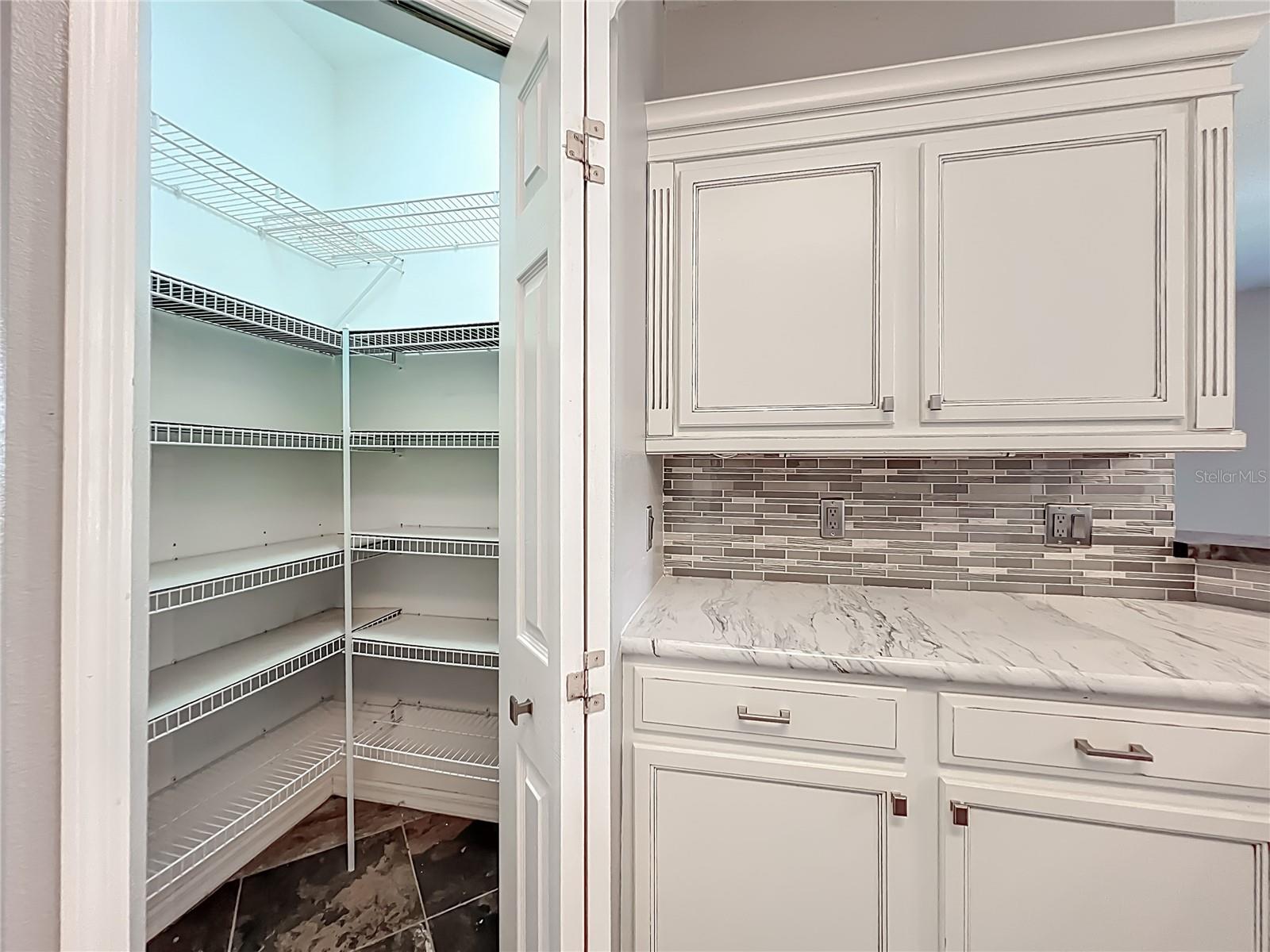 ROLLING HILLS UN 04 - Residential