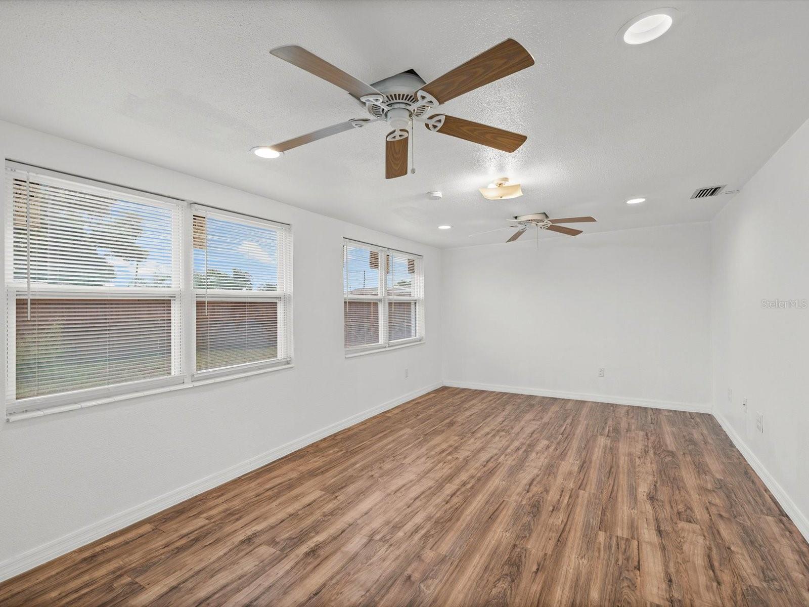 4004 SCARLET MAPLE DRIVE
