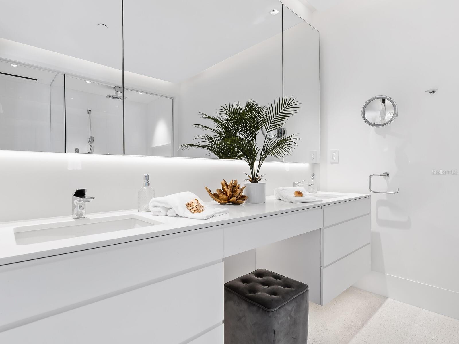 HALCYON SIESTA KEY - Residential