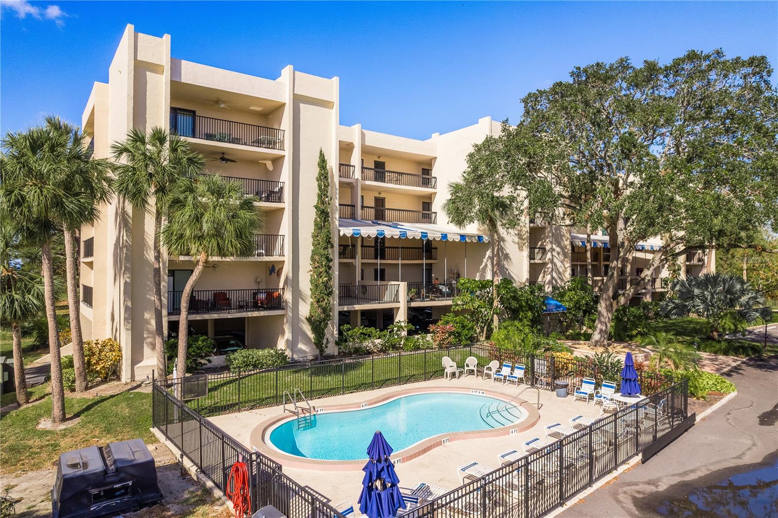 206 TARPON POINT
