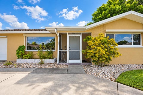 1204 Se 35th Street, Cape Coral, FL 33904