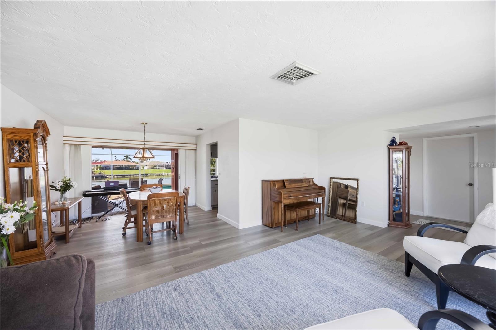 VENICE GARDENS SEC 2 - Residential