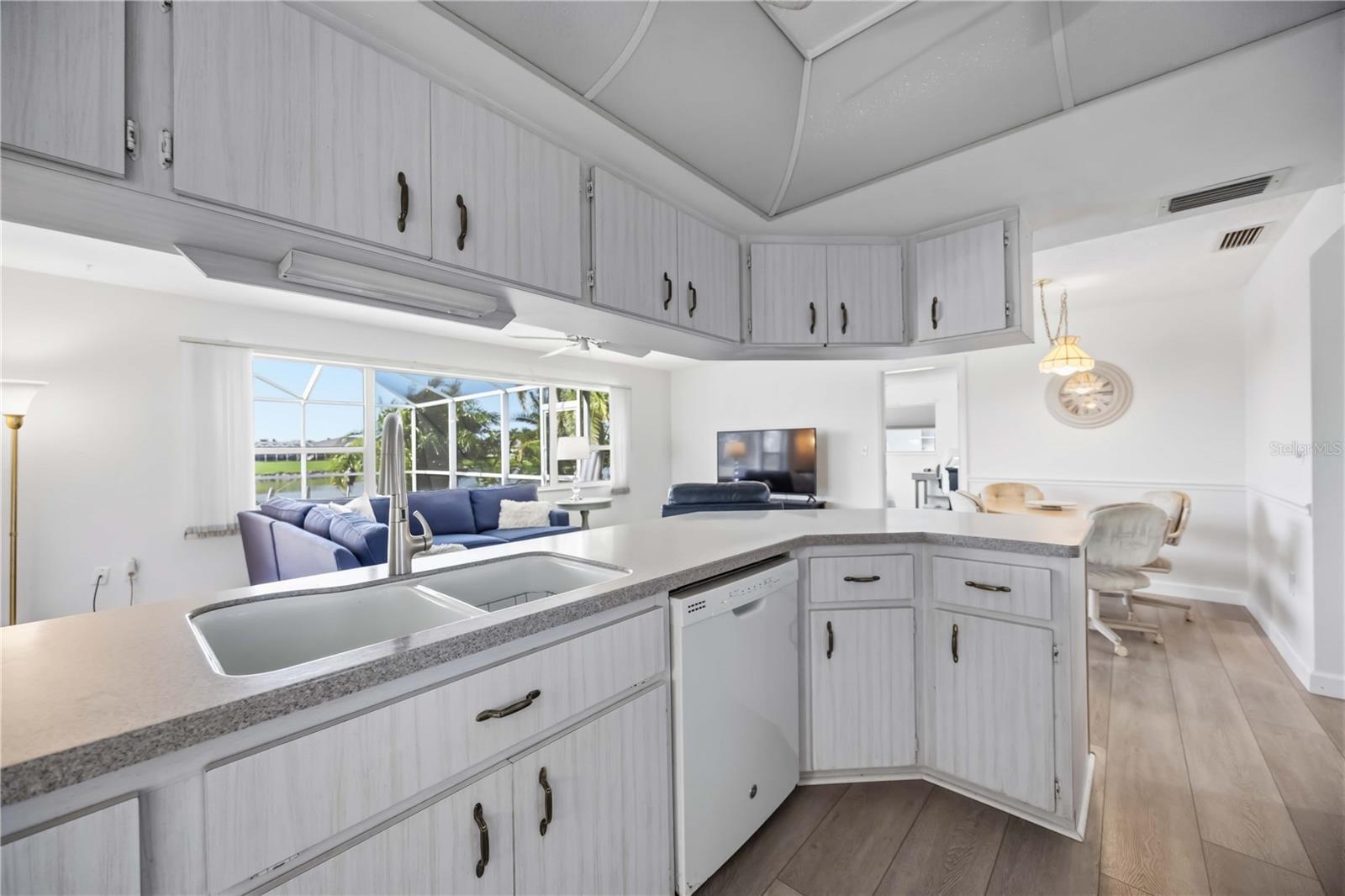 VENICE GARDENS SEC 2 - Residential