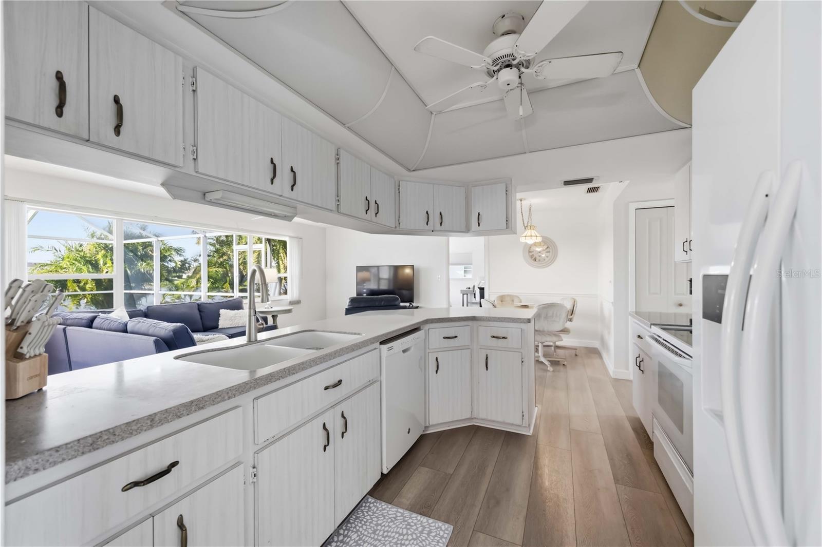 VENICE GARDENS SEC 2 - Residential