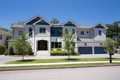 Photo of 4402 W Beach Park Drive, Tampa, FL 33609 (MLS # TB8502326)