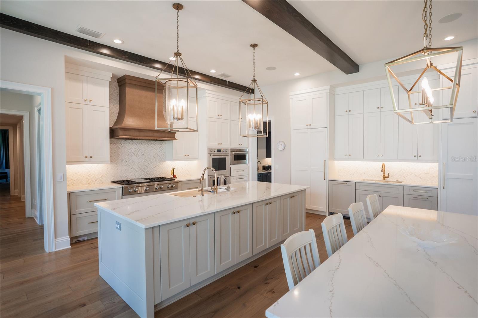 4402 W BEACH PARK DRIVE