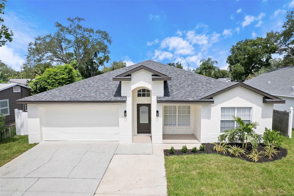Photo of 4115 W Bay To Bay Boulevard, Tampa, FL 33629 (MLS # TB8546967)