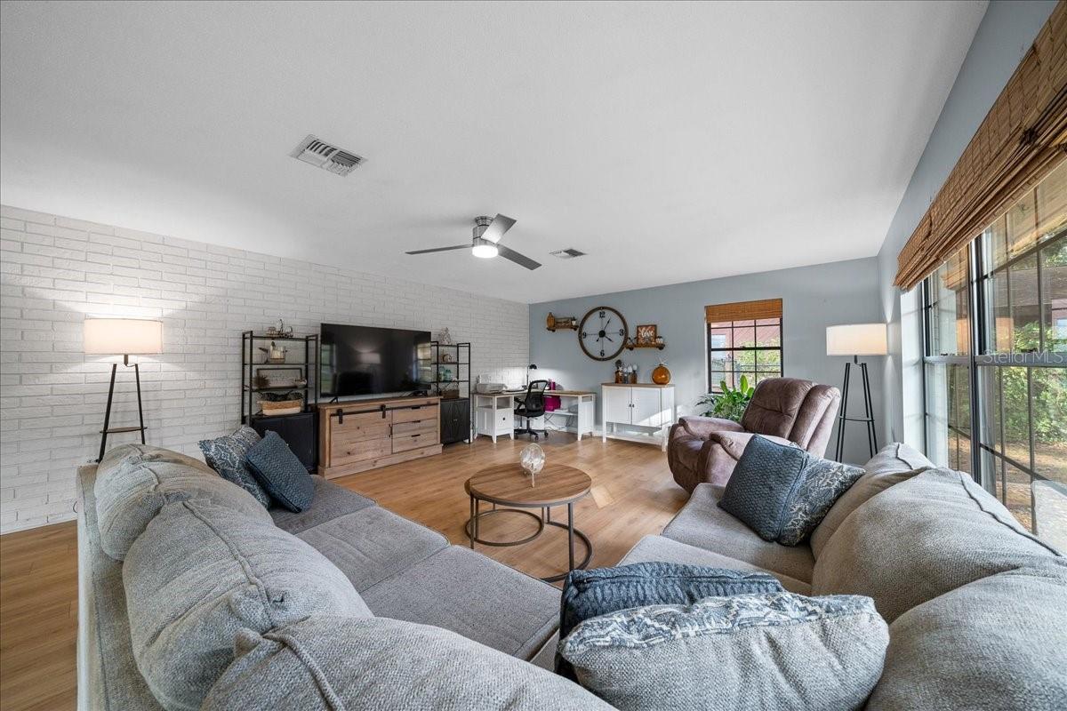 PALM POINT - Residential