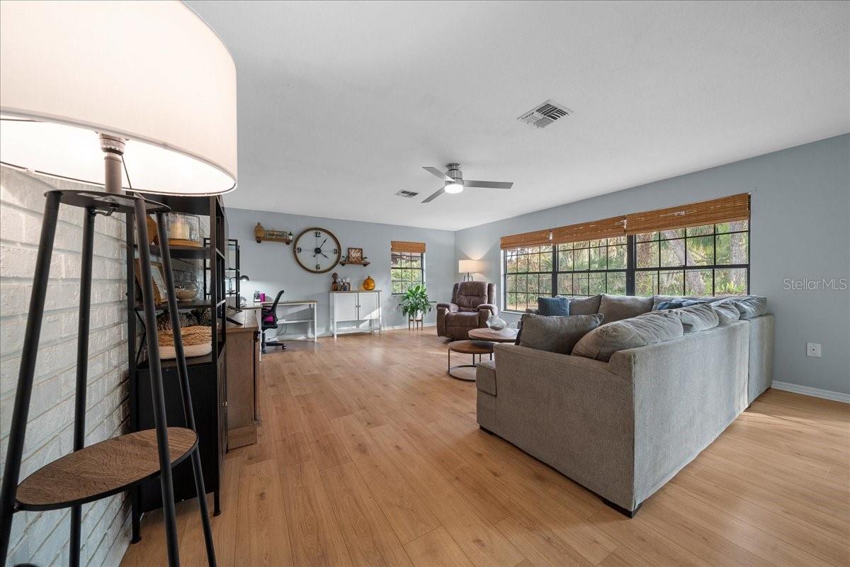 PALM POINT - Residential