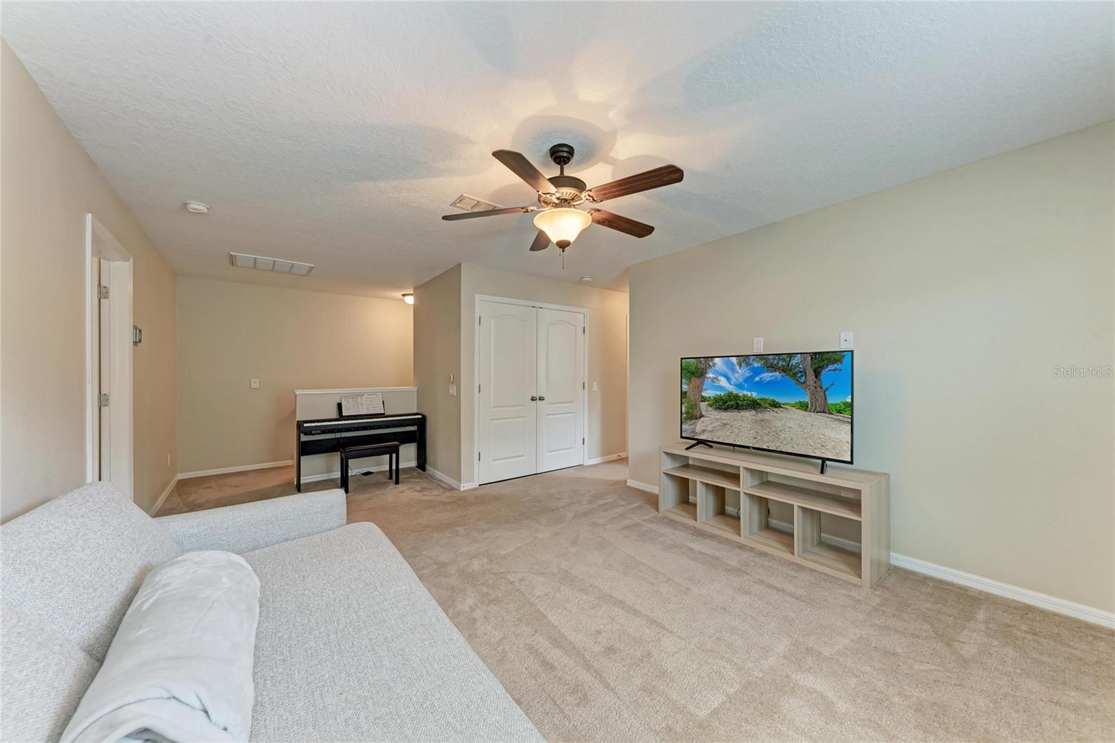 SOUTH HAMPTON - Residential