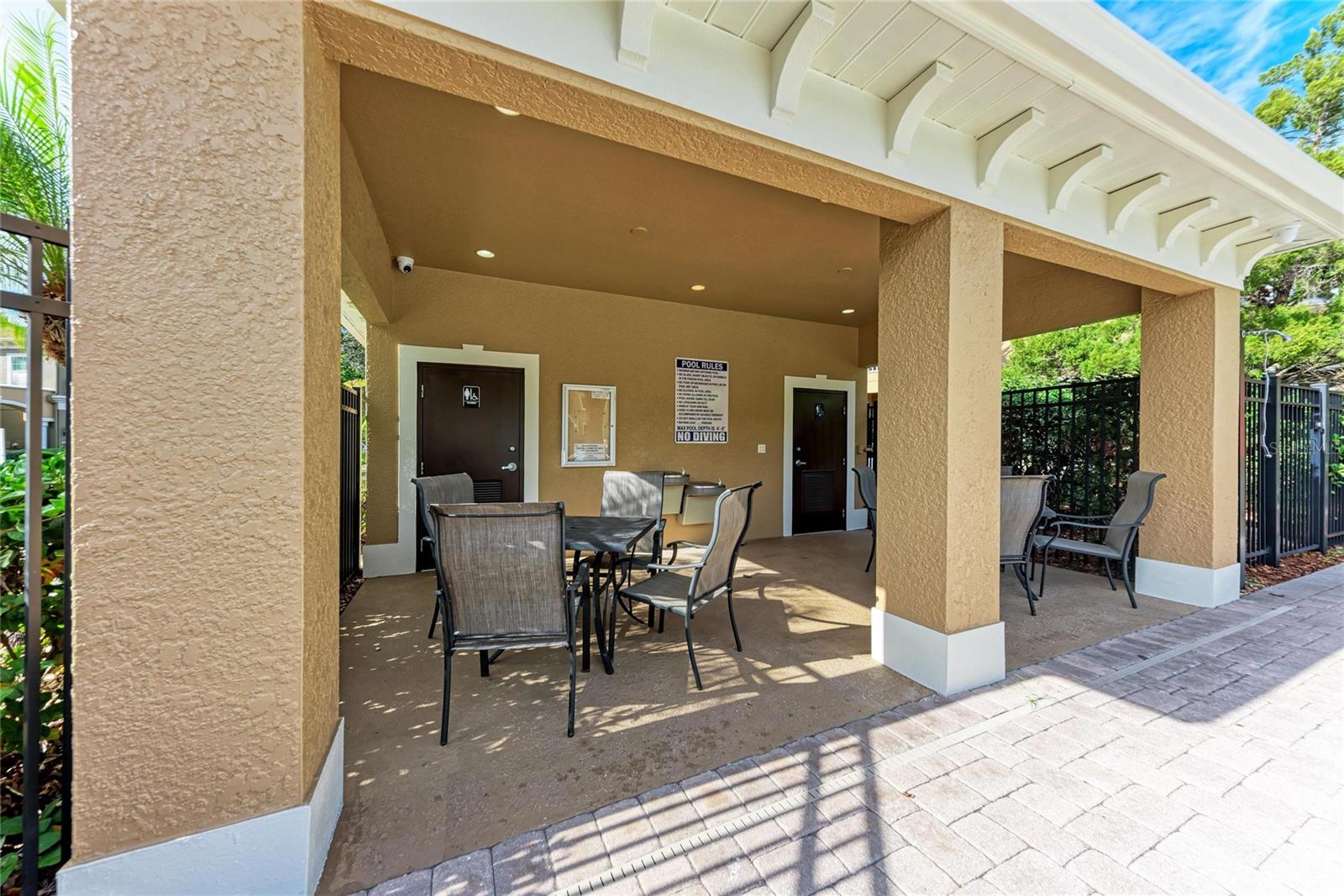 SOUTH HAMPTON - Residential