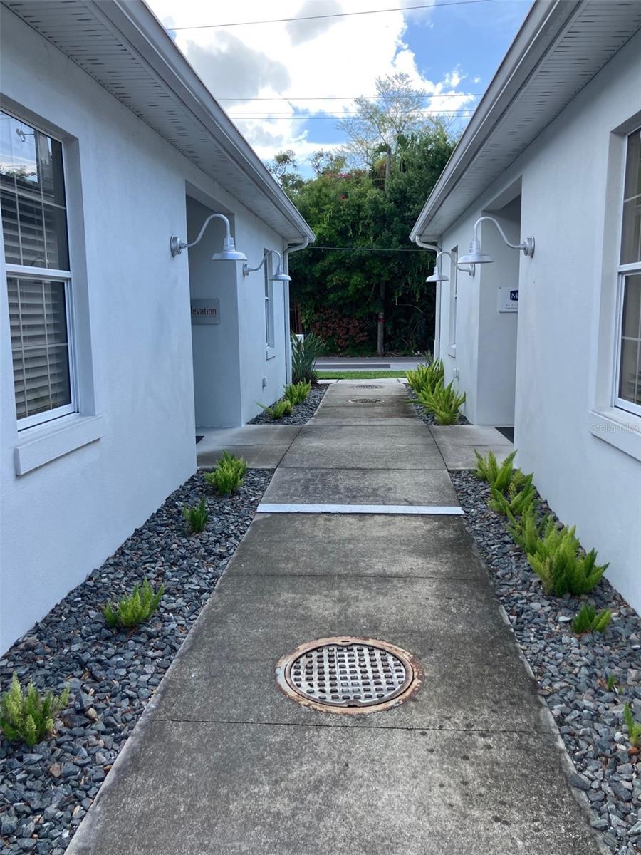 5813 and 5815 S MACDILL AVENUE