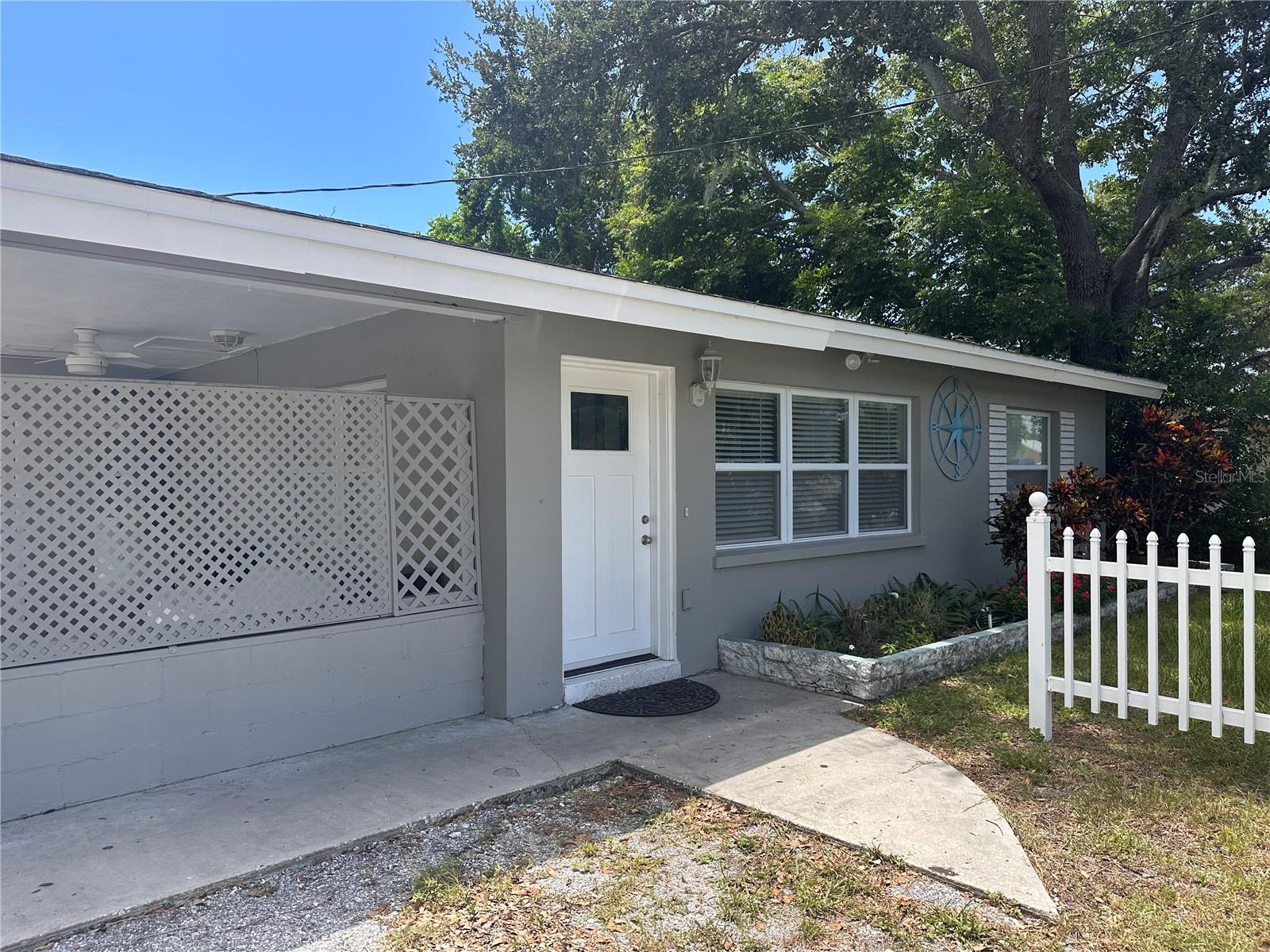 OAK LAKE HEIGHTS - Residential Lease